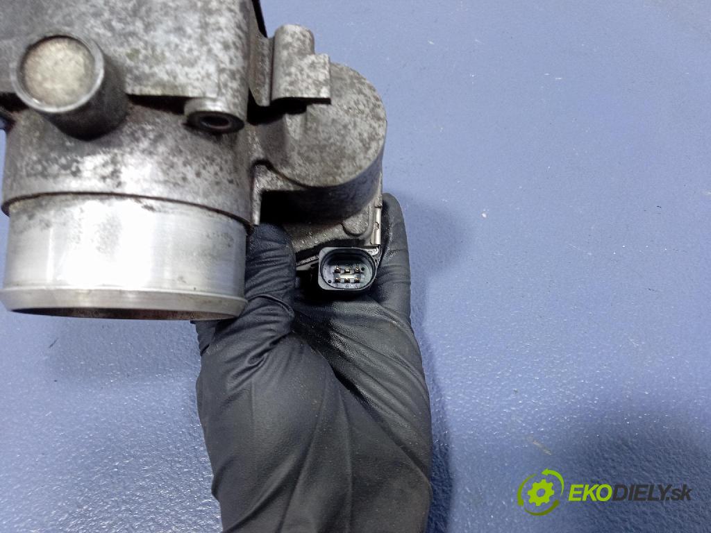 Audi A6 2001 klapka 06B133062M