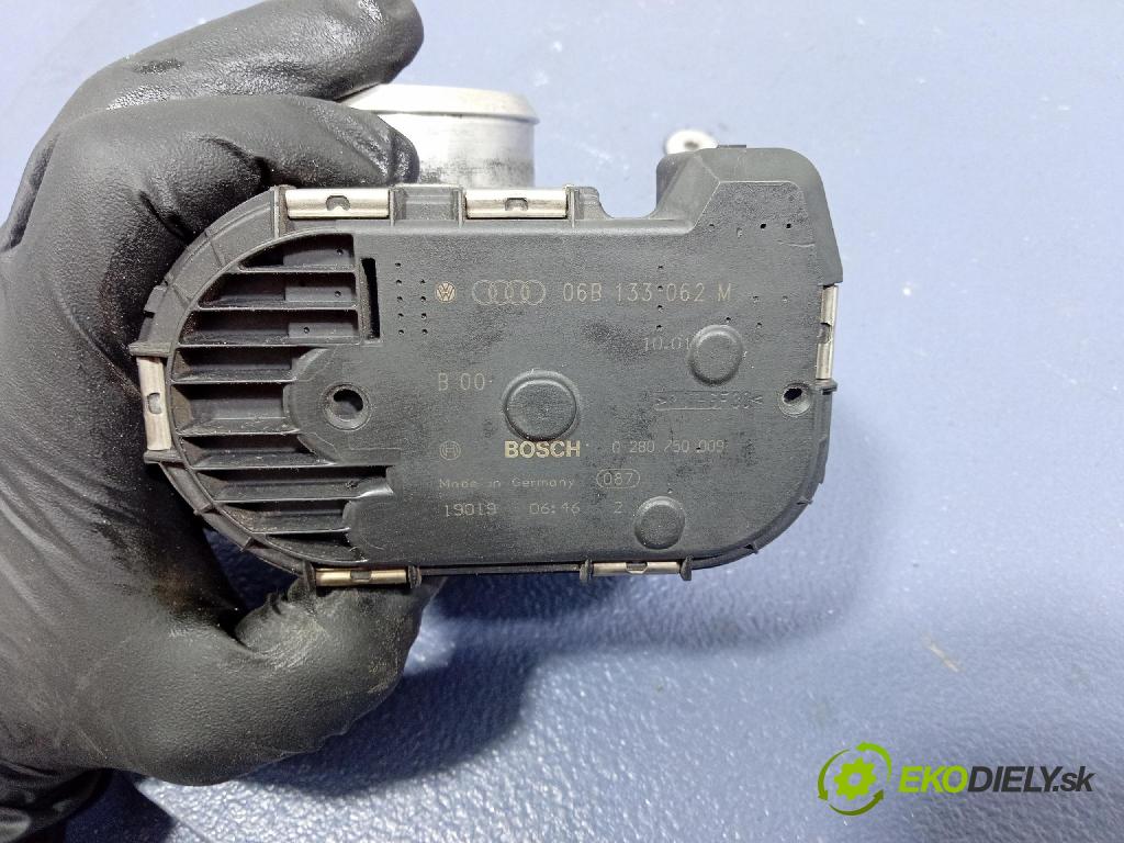 Audi A6 2001 klapka 06B133062M