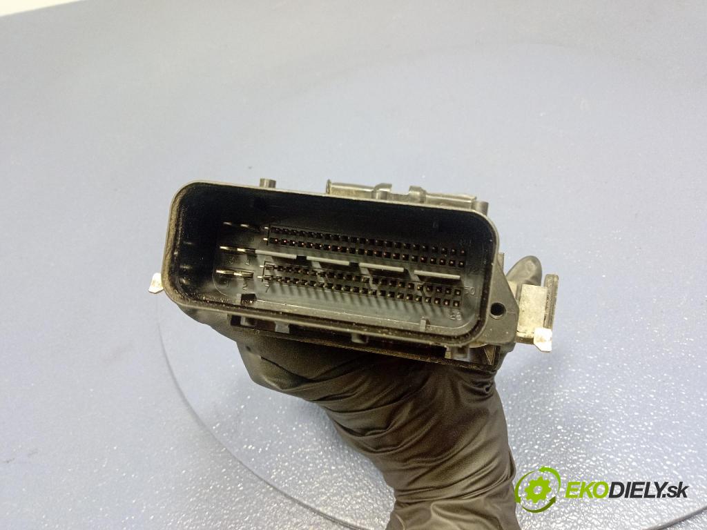 Hyundai Ix20 2011 riadiaca jednotka Motor: 39104-2B730