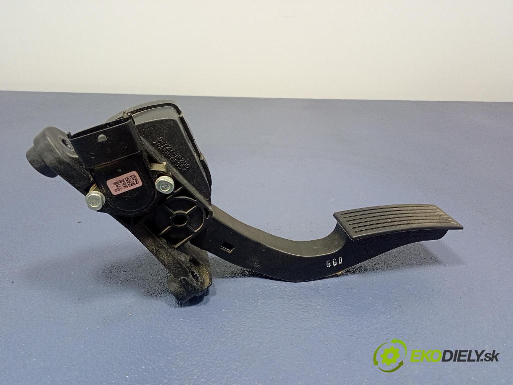 Hyundai Ix20 2011 pedal Plyn: 32727-1P200