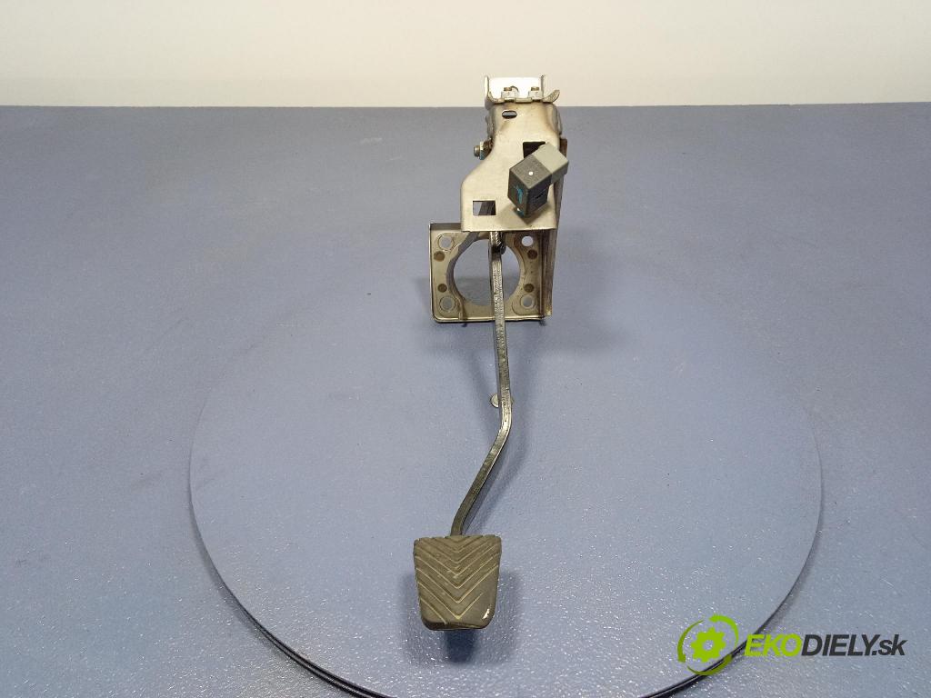 Hyundai Ix20 2011 pedále 32800-1P100