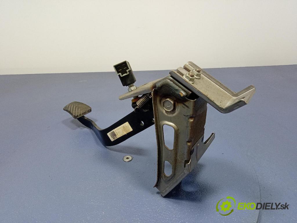 Hyundai Ix20 2011 pedále 32800-1P100