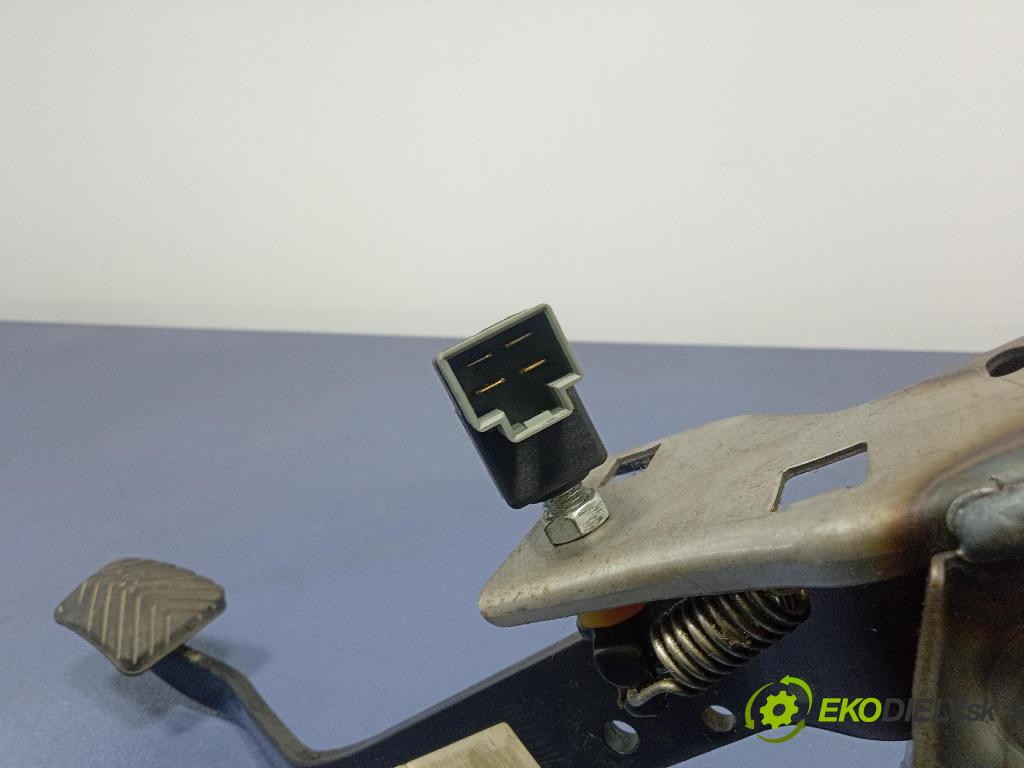 Hyundai Ix20 2011 pedále 32800-1P100