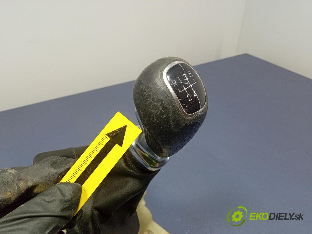 Hyundai Ix20 2011 Páka: Zmeny: 437001K150