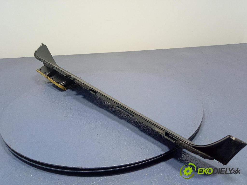 Mercedes S-klasa 2011 kryt Plast: Interiéry: A2216890908