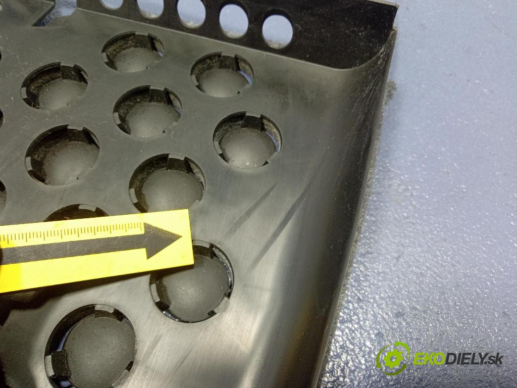 Mercedes S-klasa 2011 kryt Plast: Interiéry: A2216800236