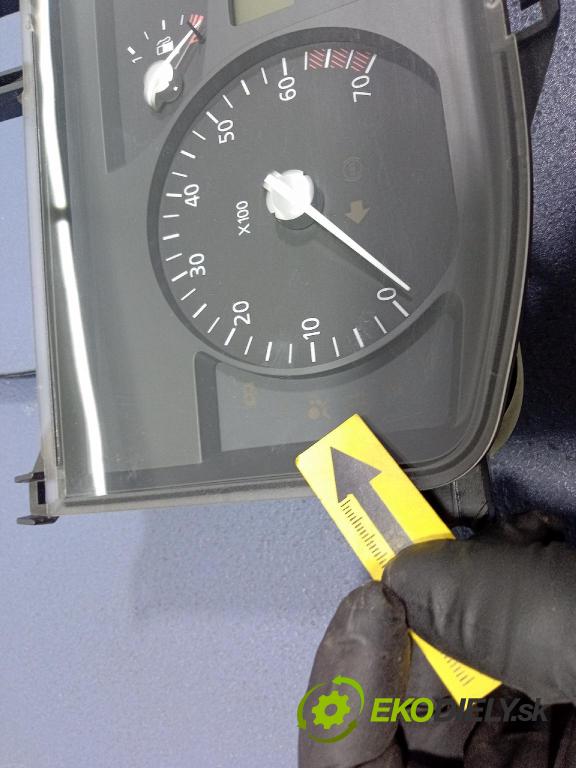 Renault Vel satis 2003 prístrojovka/ budíky 8200263372