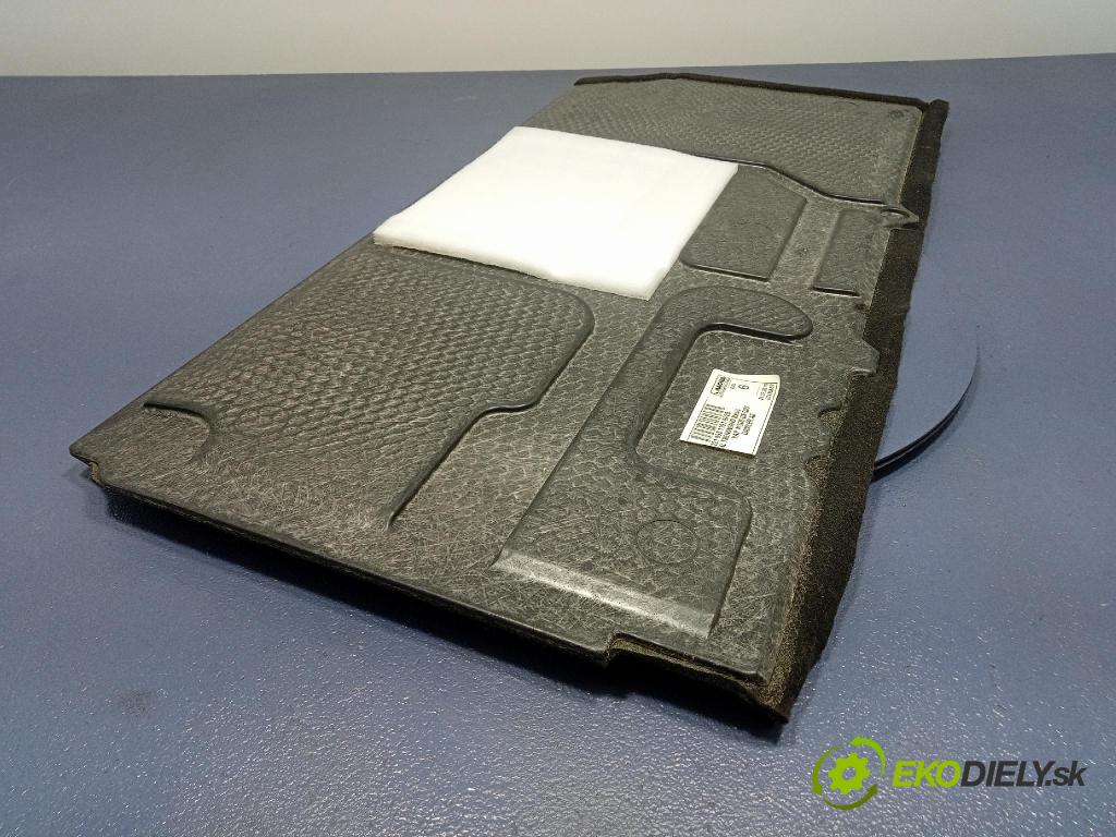 Mercedes S-klasa 2011 koberec do auta A2216931191