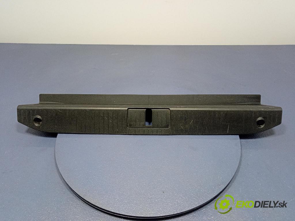 Mercedes S-klasa 2011 lišta kufra: A2216900041