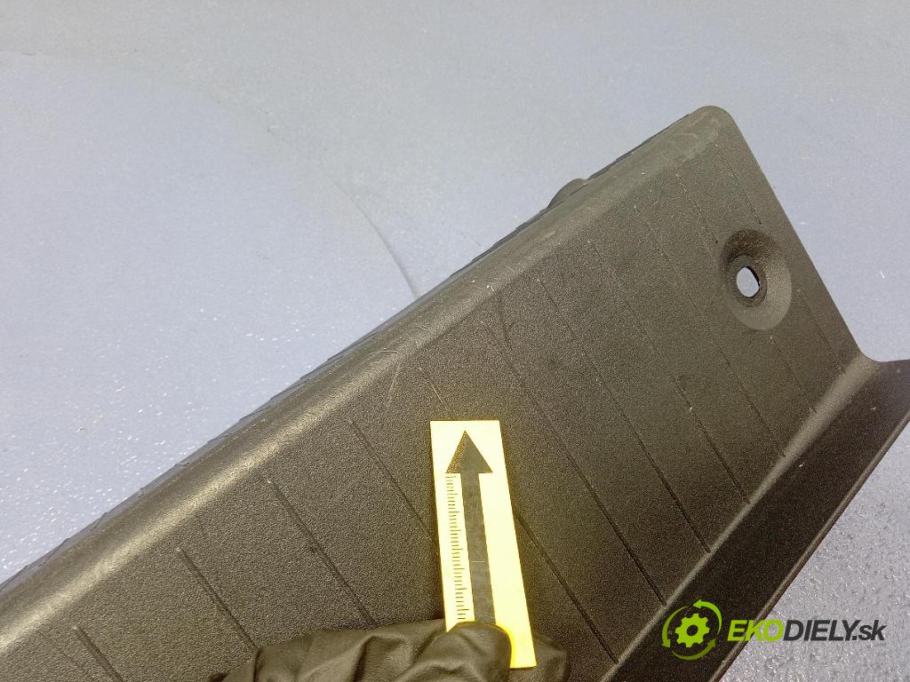 Mercedes S-klasa 2011 lišta kufra: A2216900041