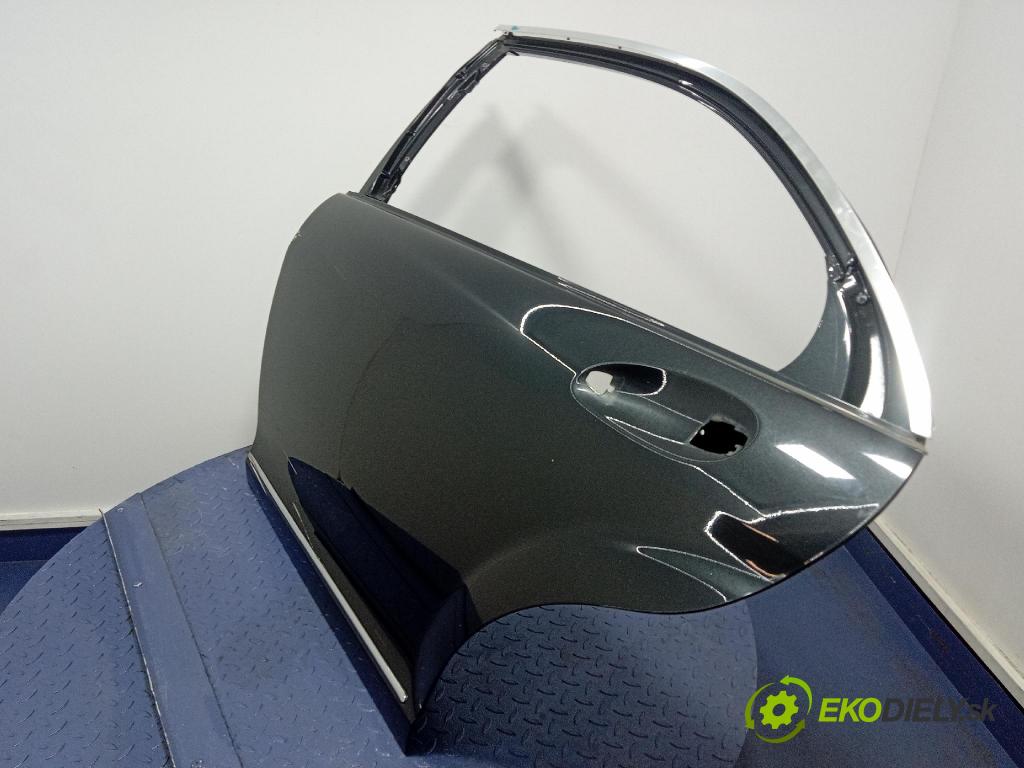 Mercedes S-klasa 2011 dvere zad Vľavo: