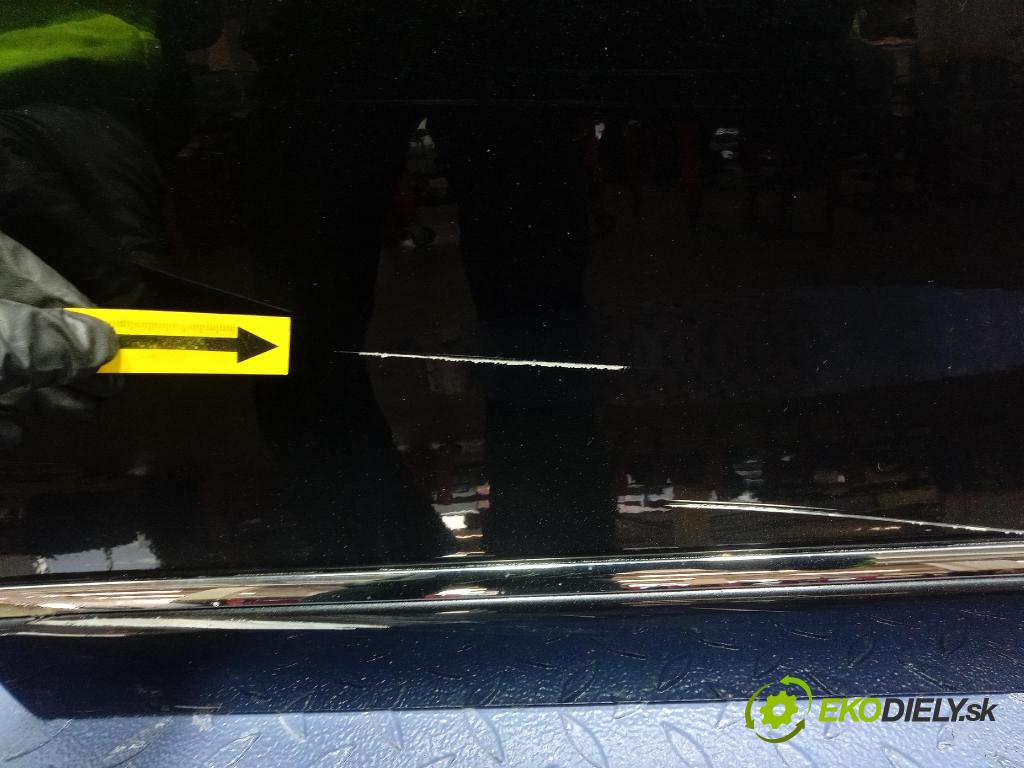 Mercedes S-klasa 2011 dvere zad Vľavo: