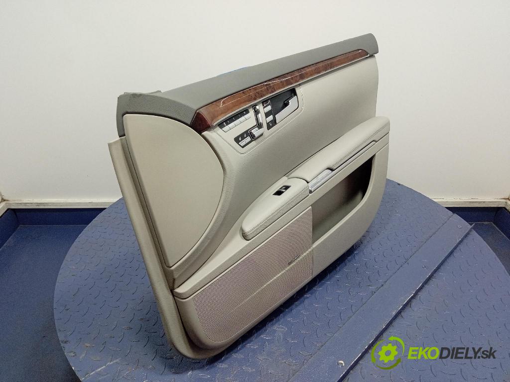 Mercedes S-klasa 2011 Čalounictví: dvere Predné Prava: