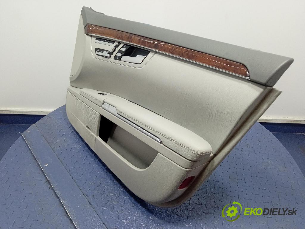 Mercedes S-klasa 2011 Čalounictví: dvere Predné Prava: