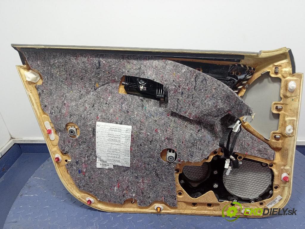 Mercedes S-klasa 2011 Čalounictví: dvere Predné Prava: