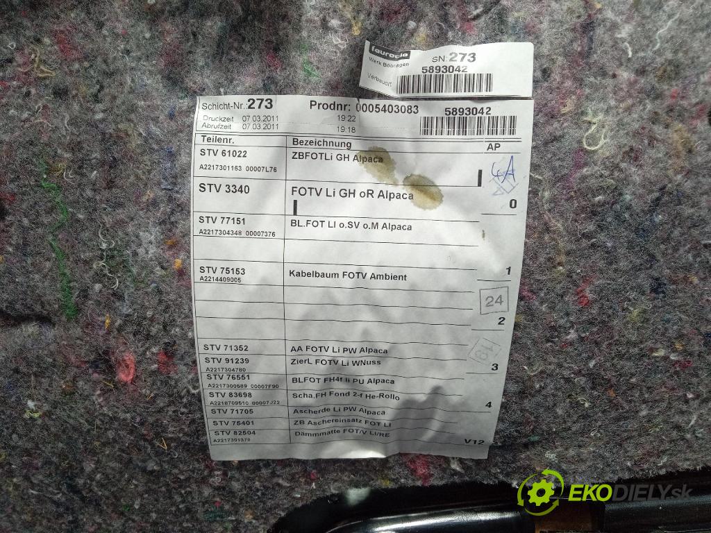 Mercedes S-klasa 2011 Čalounictví: dvere zad Prava: 