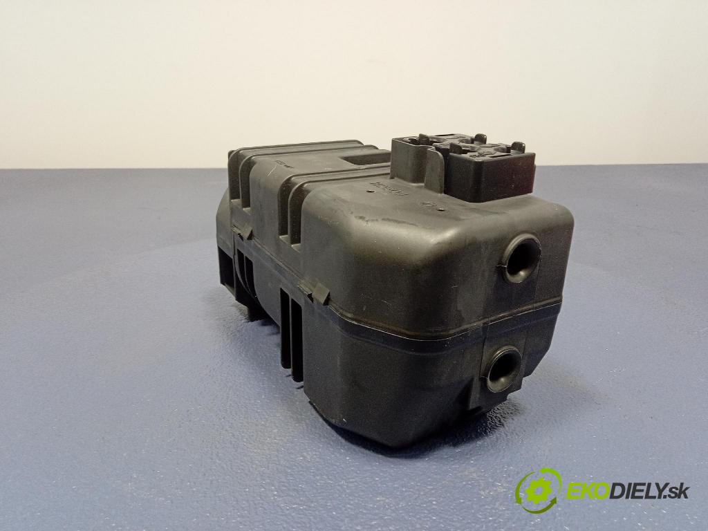 Mercedes S-klasa 2011 pompa Centrálny: Zámok: 0132006410