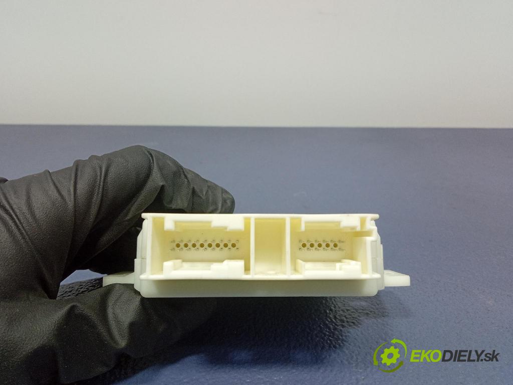 Mercedes S-klasa 2011 snímač / riadiaca jednotka PDC A2219009202