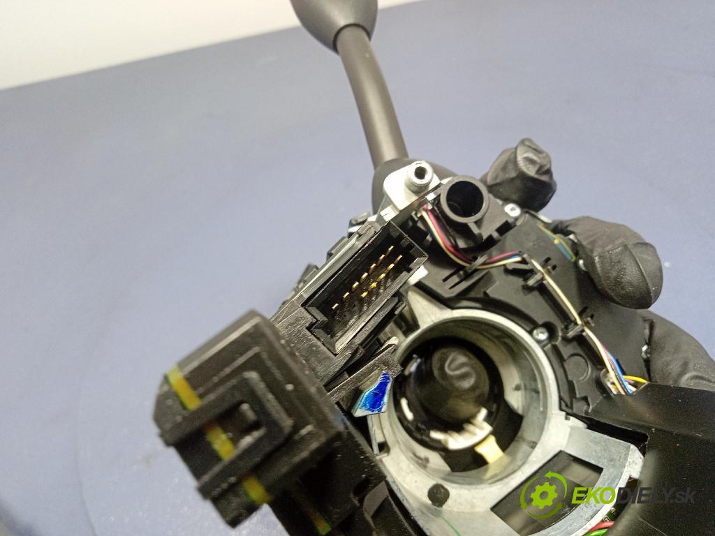 Mercedes S-klasa 2011 prepínač Komplex: A2215404501