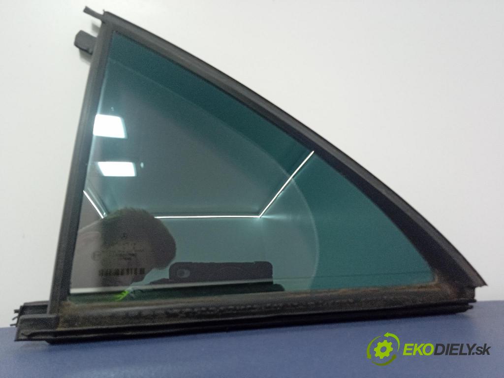 Mercedes S-klasa 2011 sklo dvere zad ľavé
