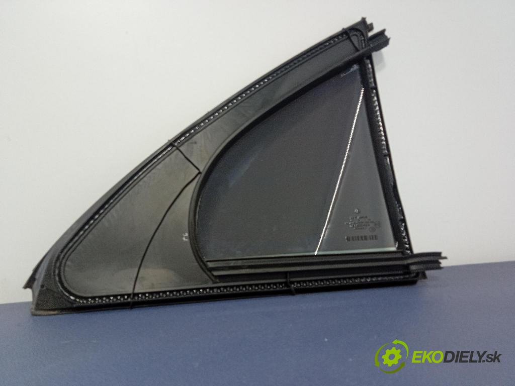 Mercedes S-klasa 2011 sklo dvere zad ľavé 