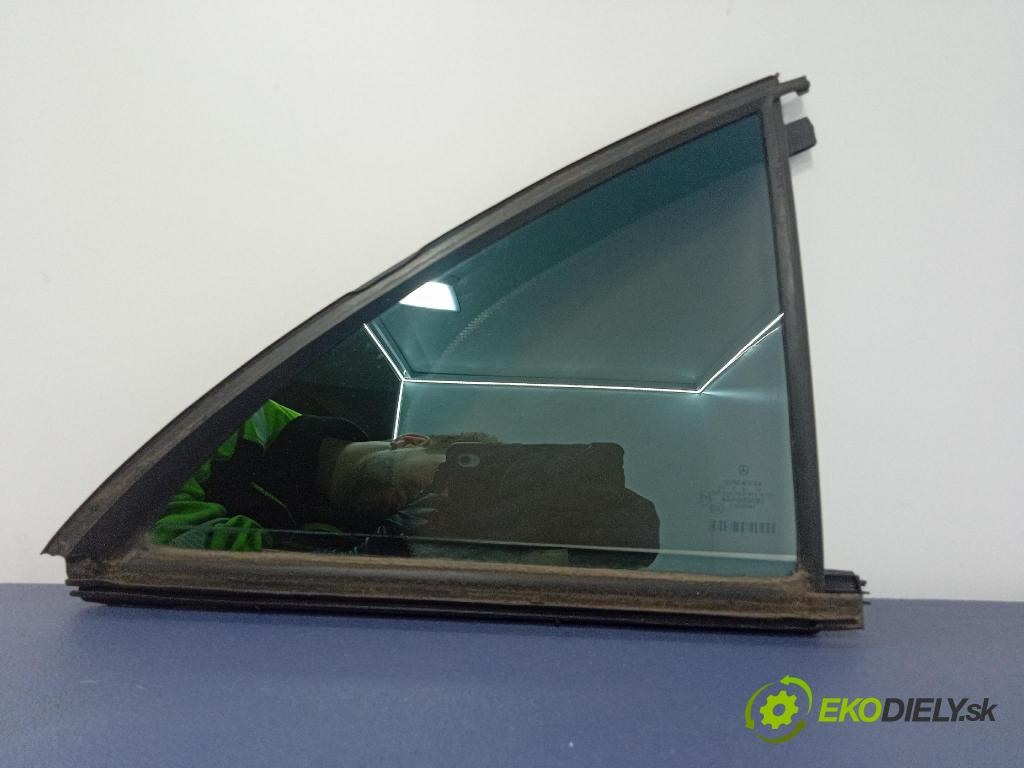 Mercedes S-klasa 2011 sklo dvere zad Prava: