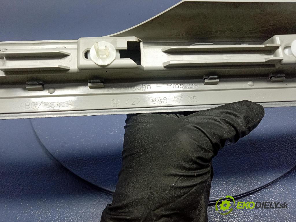 Mercedes S-klasa 2011 lišta Dekoratívne: Prah: A2216801735