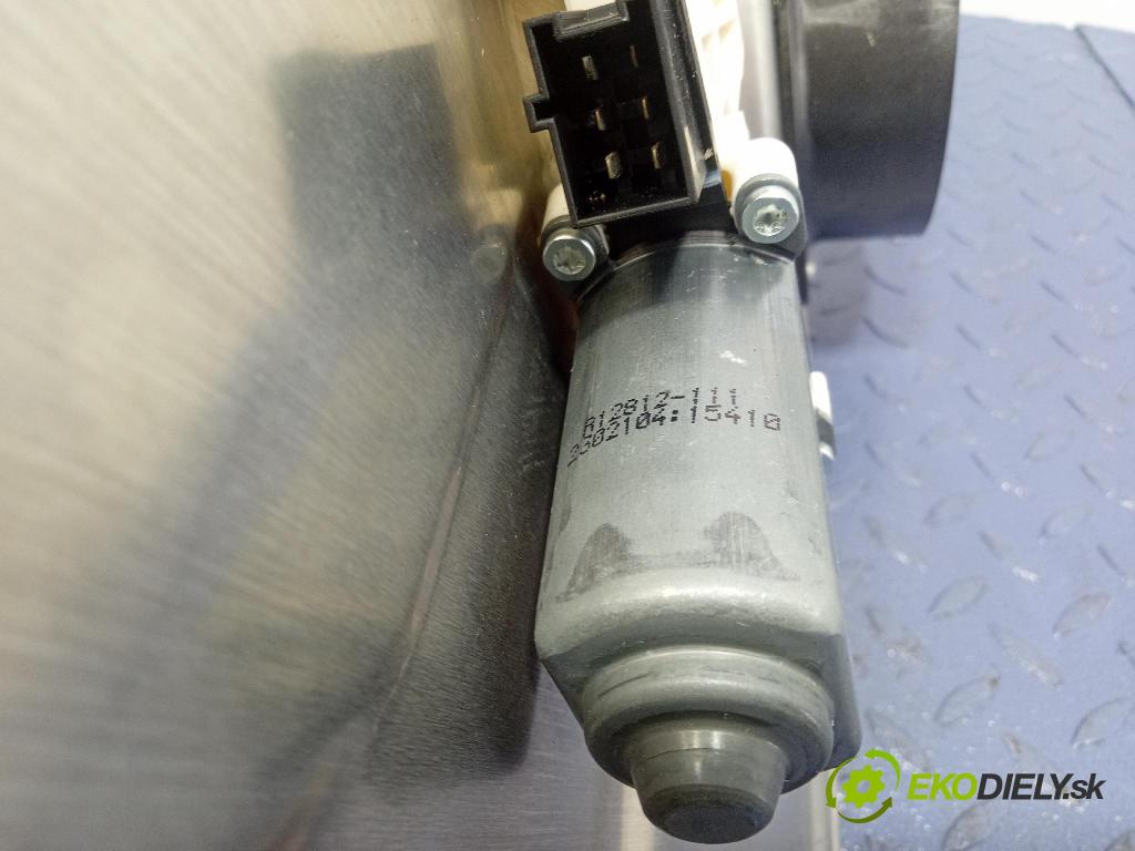 Mercedes S-klasa 2011 mechanismus stahování Sklenka: Zad: Levý: A2217600734