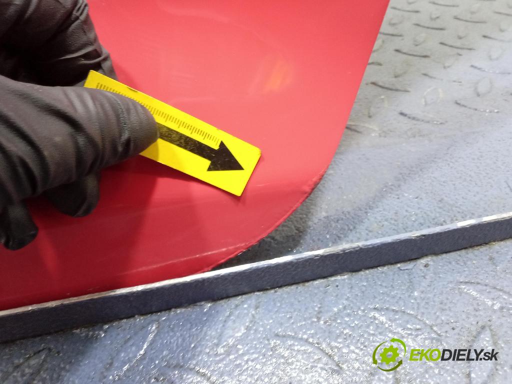 Vw Golf 2006 dvere zad Vľavo: