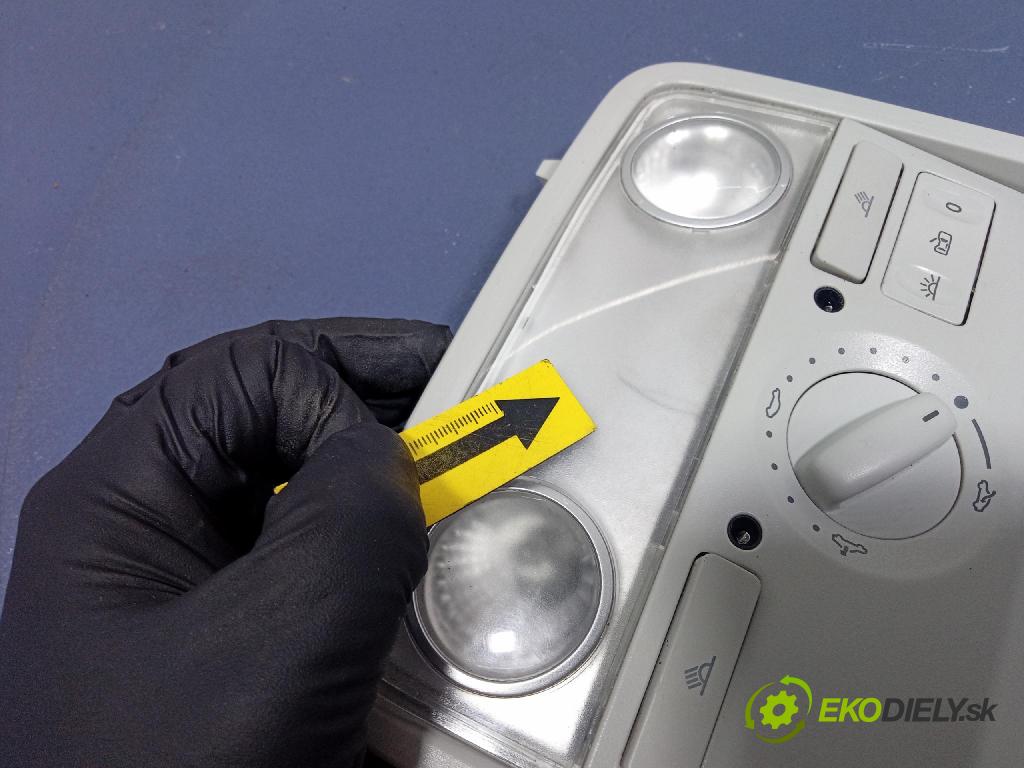 Vw Golf 2006 Lampy Uvnitř 1K0959613