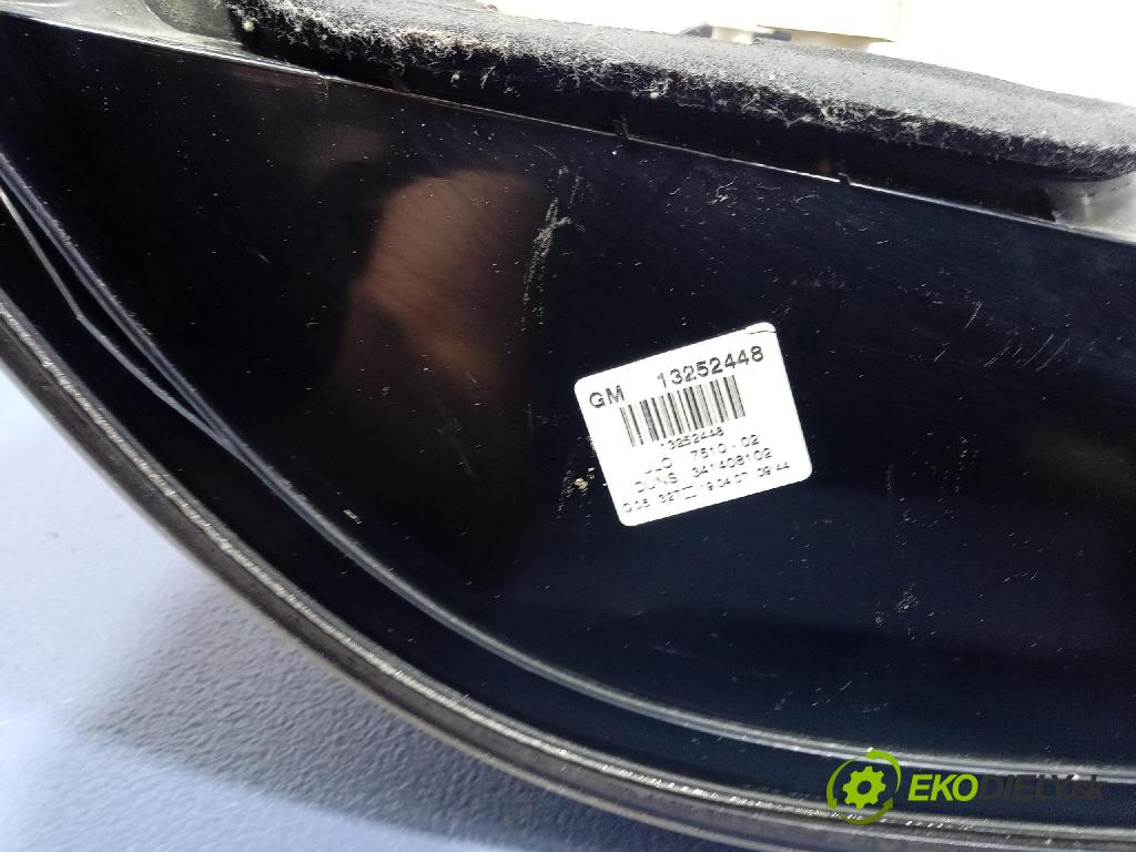 Opel Zafira 2006 světlo Zad: Práva: Mimo: 13252448