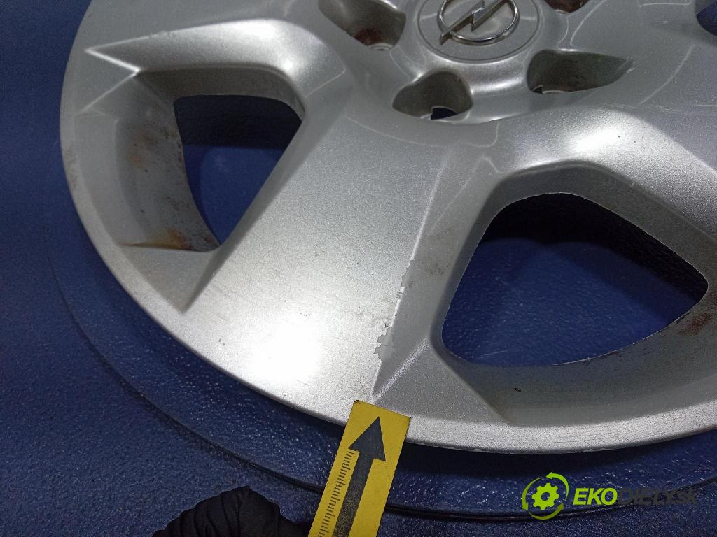 Opel Zafira 2006 puklica kola: 13198634