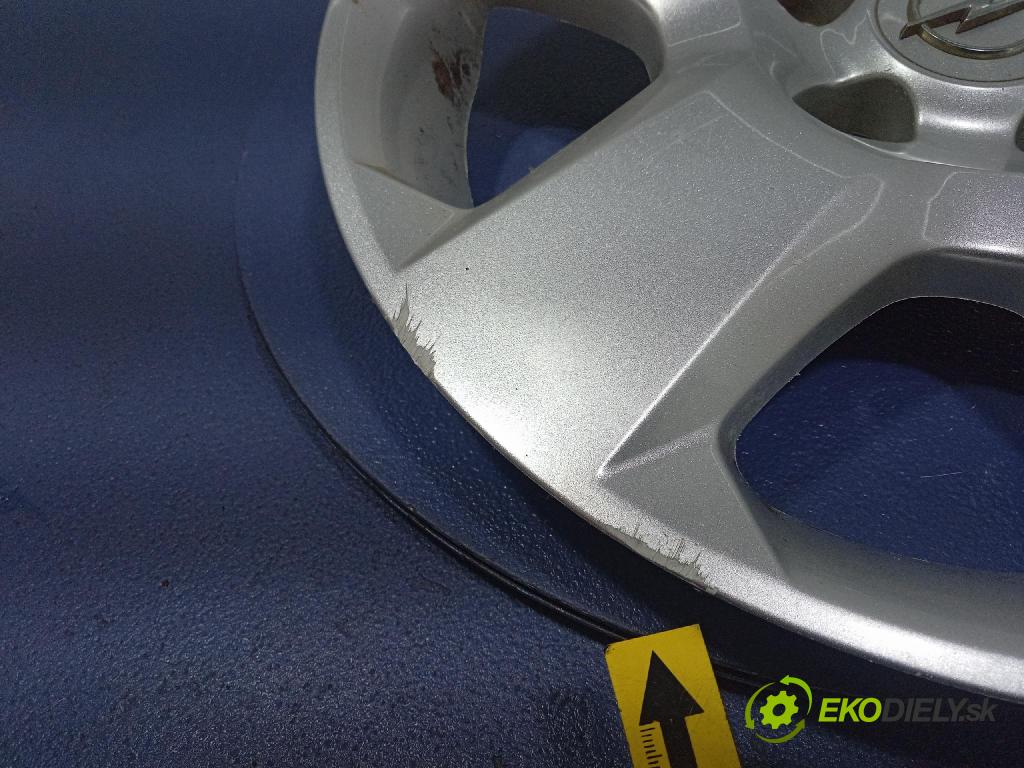 Opel Zafira 2006 puklica kola: 13198634