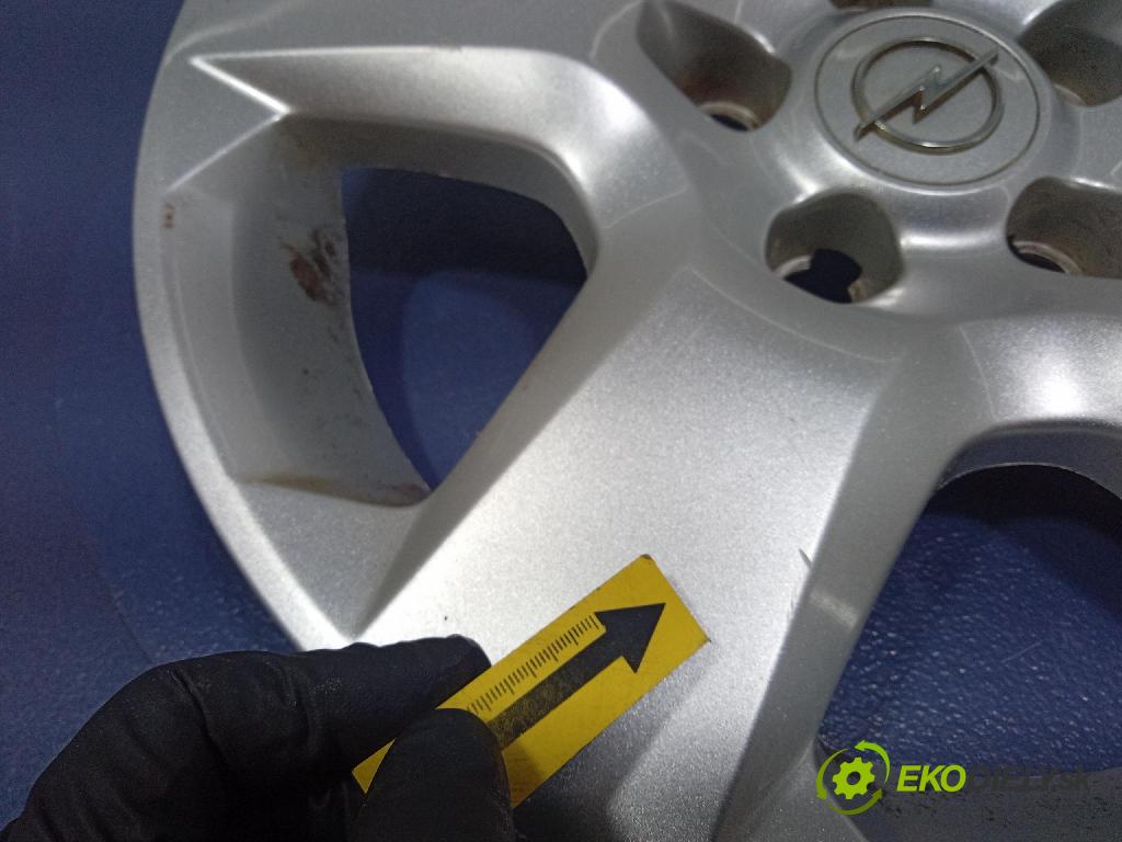 Opel Zafira 2006 puklica kola: 13198634