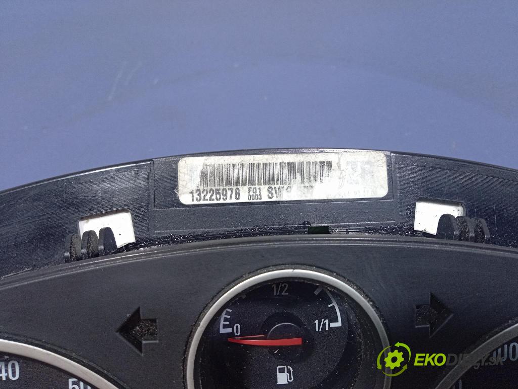 Opel Zafira 2006 řídící jednotka Motor: 12992406