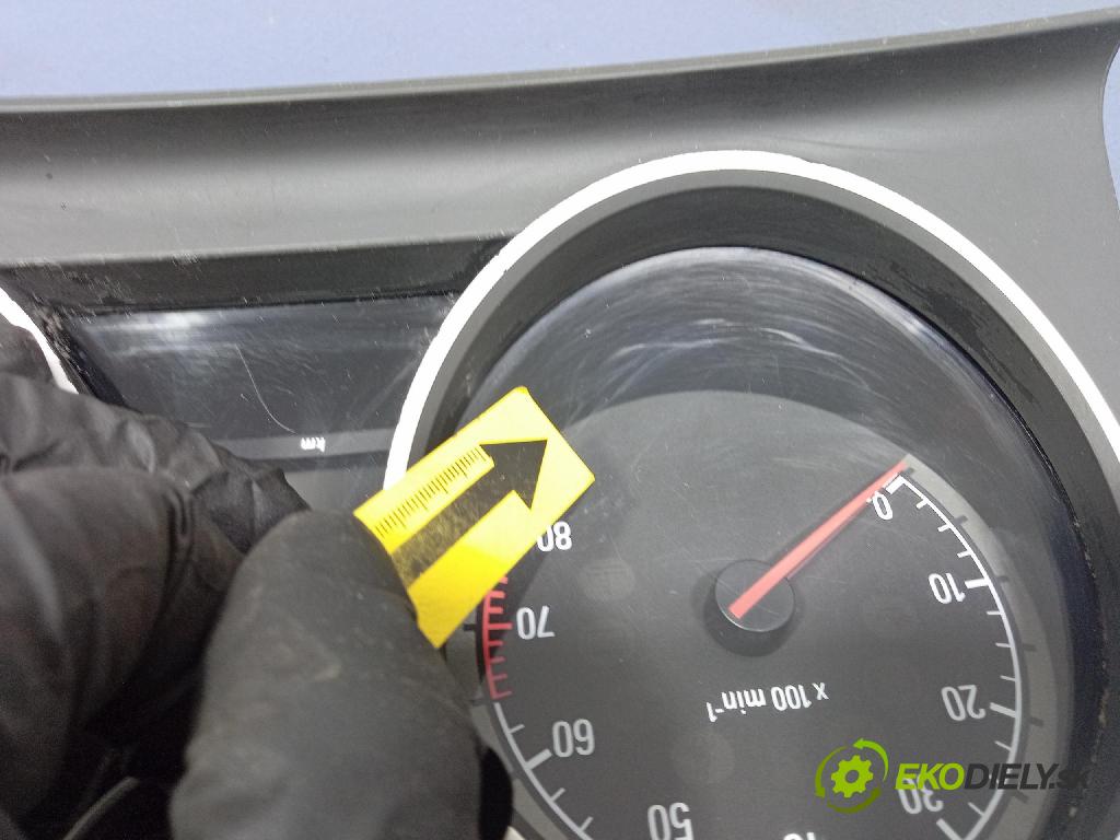 Opel Zafira 2006 řídící jednotka Motor: 12992406