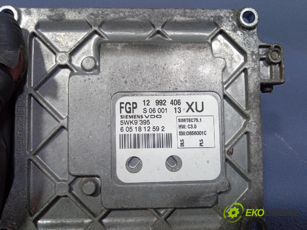 Opel Zafira 2006 řídící jednotka Motor: 12992406