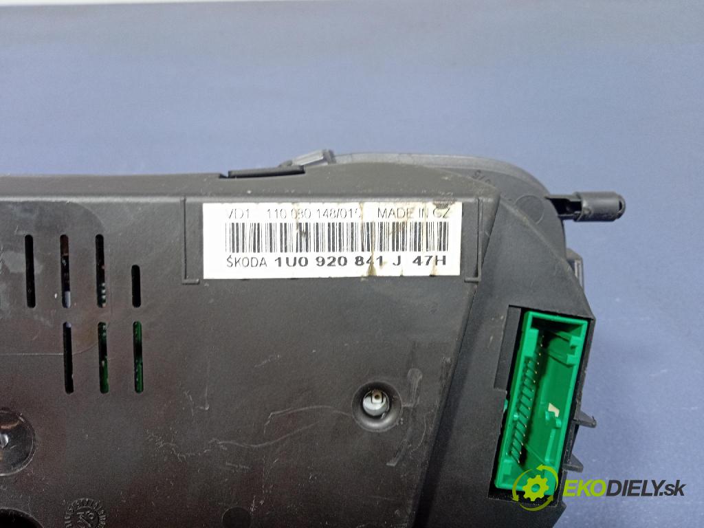 Skoda Octavia 2002 prístrojovka/ budíky 1U0920841J