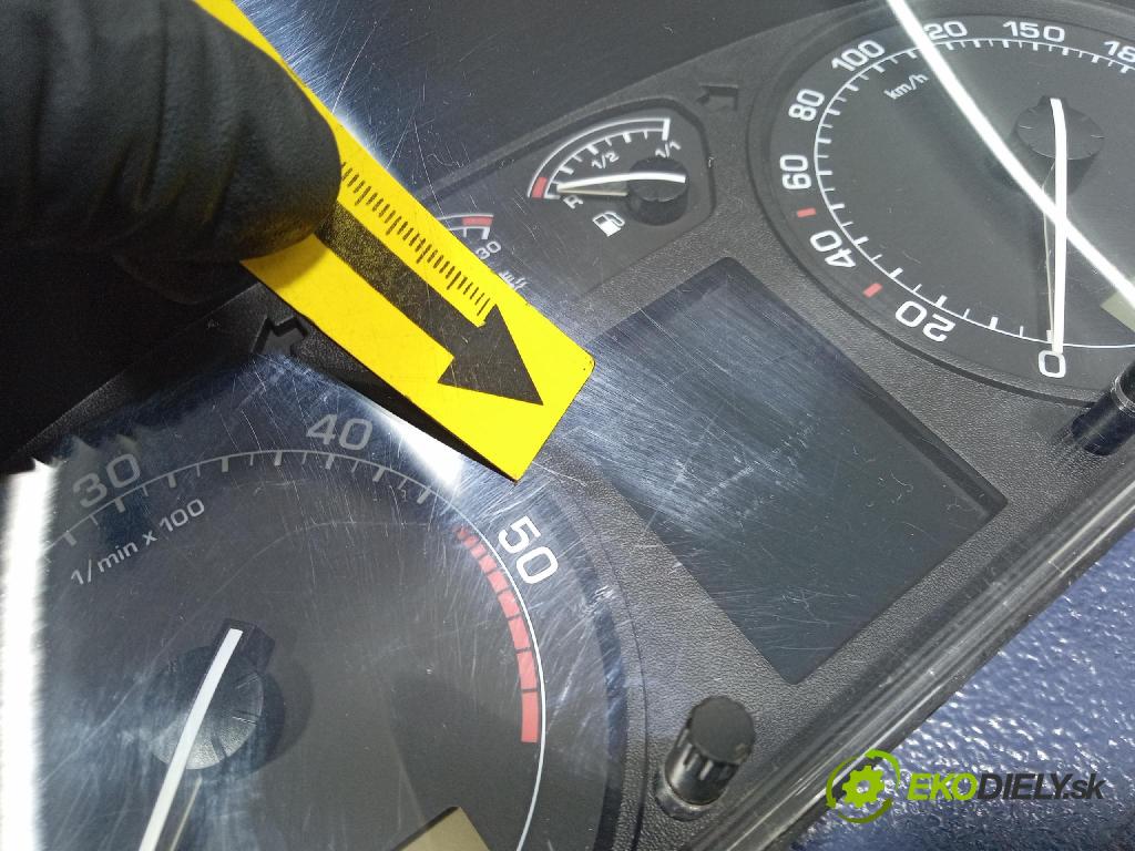 Skoda Octavia 2002 prístrojovka/ budíky 1U0920841J