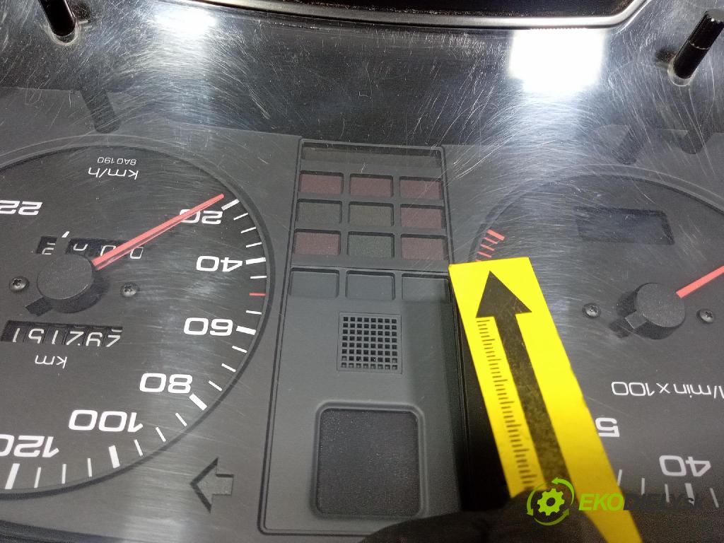 Audi 80 1994 Přístrojová deska 893919067AP