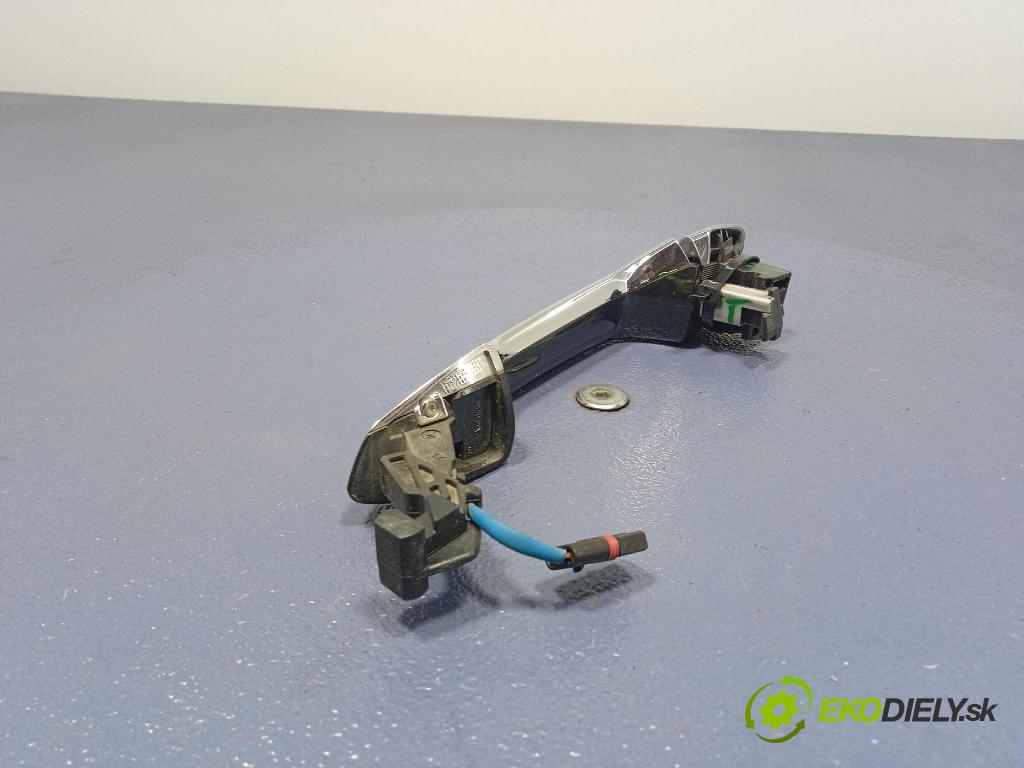 Mercedes S-klasa 2011 rukoväť zad Prava: