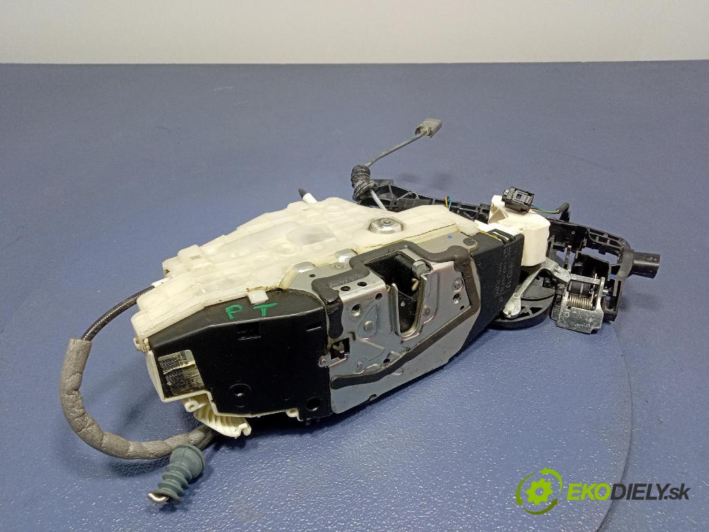 Mercedes S-klasa 2011 zámek dveře Zad: v pravo: 450811631R