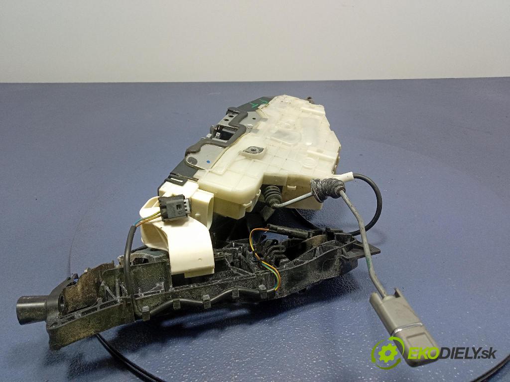 Mercedes S-klasa 2011 zámek dveře Zad: v pravo: 450811631R