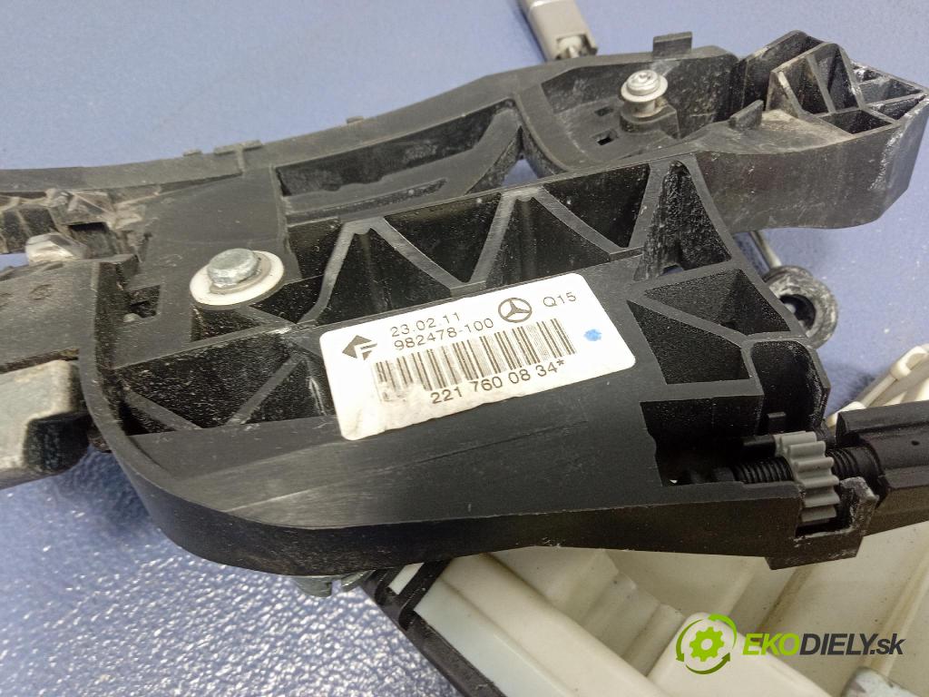 Mercedes S-klasa 2011 zámek dveře Zad: v pravo: 450811631R