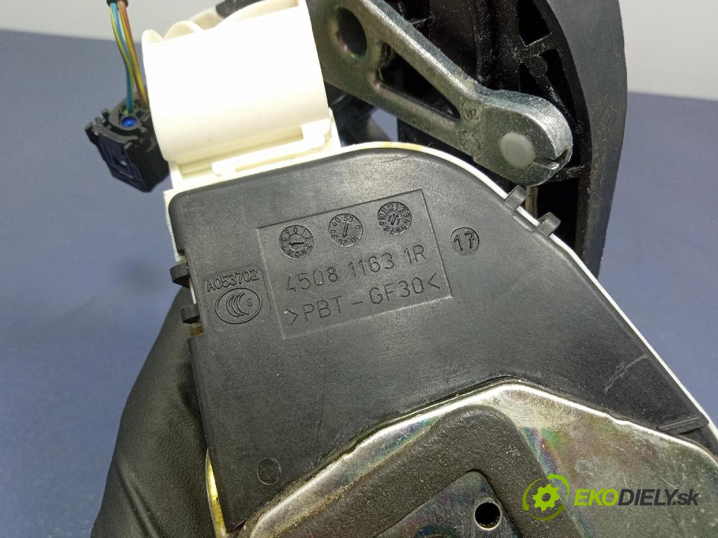 Mercedes S-klasa 2011 zámok dvere zad v pravo: 450811631R