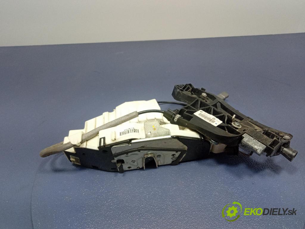 Mercedes S-klasa 2011 zámek dveře Zad: Levý: 450711631L