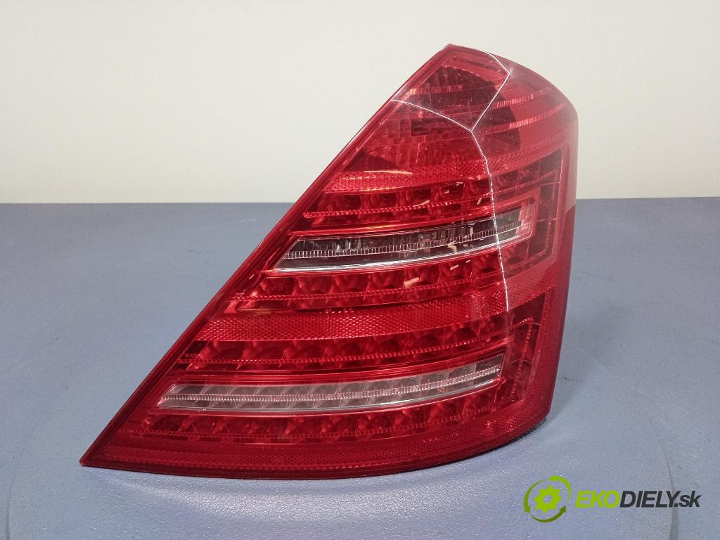 Mercedes S-klasa 2011 svetlo / reflektor zad Prava: Vonkajsia: A2218201464