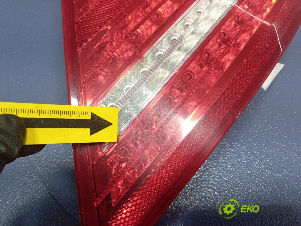 Mercedes S-klasa 2011 svetlo / reflektor zad Prava: Vonkajsia: A2218201464