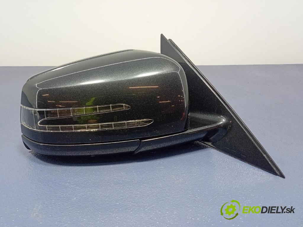 Mercedes S-klasa 2011 zrkadlo pravé