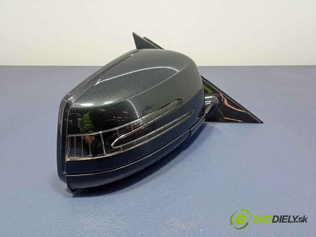 Mercedes S-klasa 2011 zrkadlo pravé